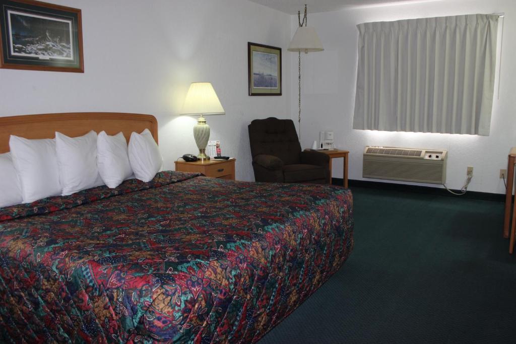 Americas Best Value Inn Grand Forks Main image 1